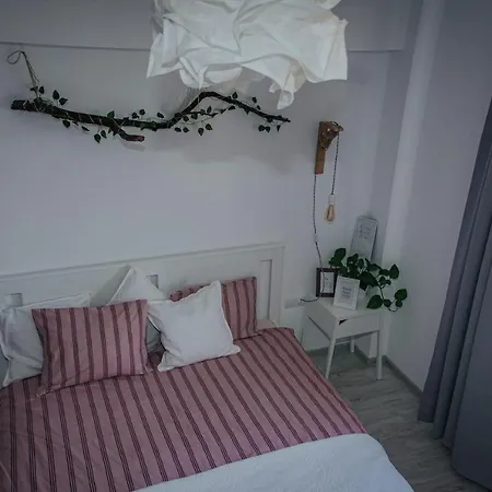 Apartament 28 *