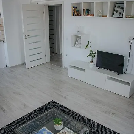 Apartment 28