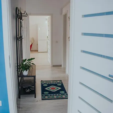 Apartment 28